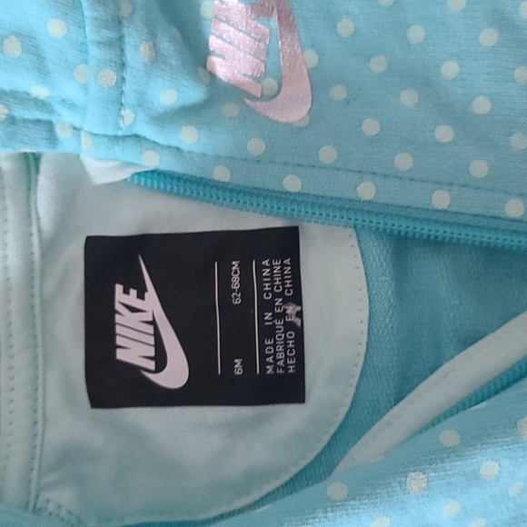 Nike Baby Romper (6 months) - Picture 2 of 2
